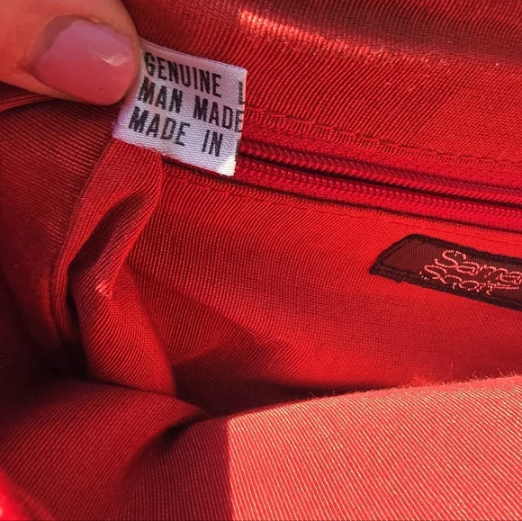 Vintage Samantha Scott Red Genuine Leather Crossbody Flap Bag — Bold Cherry Red - Picture 3 of 15